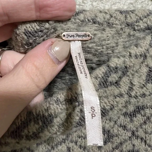 Free People Snow Bunny Pullover Sweater Size Small - Picture 4 of 9
